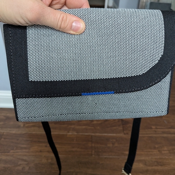 Rothy's The Belt Bag Grey Mist READ - Picture 3 of 9